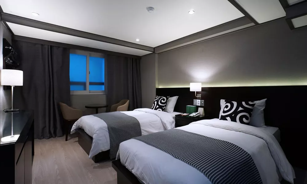 Insadong Crown Hotel