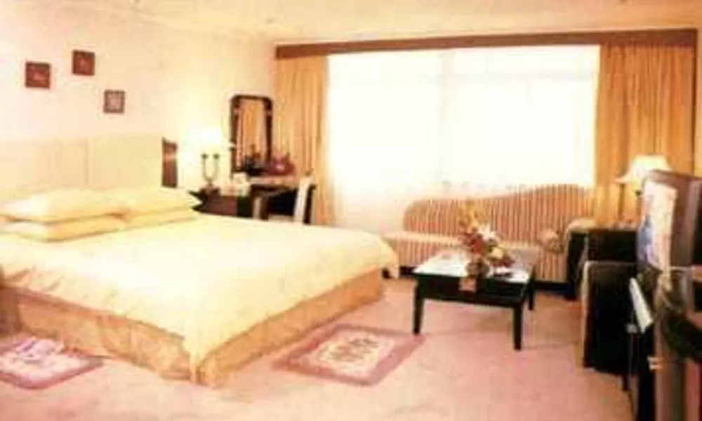 World Traders Hotel - Chongqing, фото 2