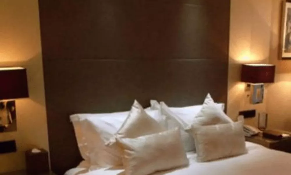 Zhejiang Hotel (on Yan'an Road)