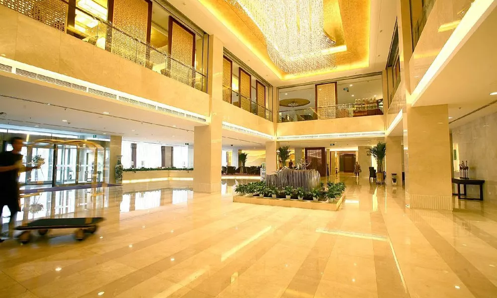 Qingdao Blue Horizon Hotel(Licang), фото 3