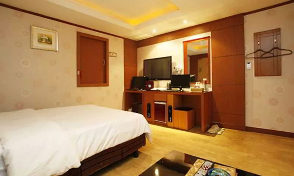 Tobin Tourist Hotel