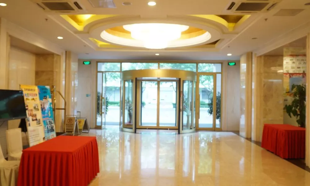 Qingdao GDH Hotel, фото 2