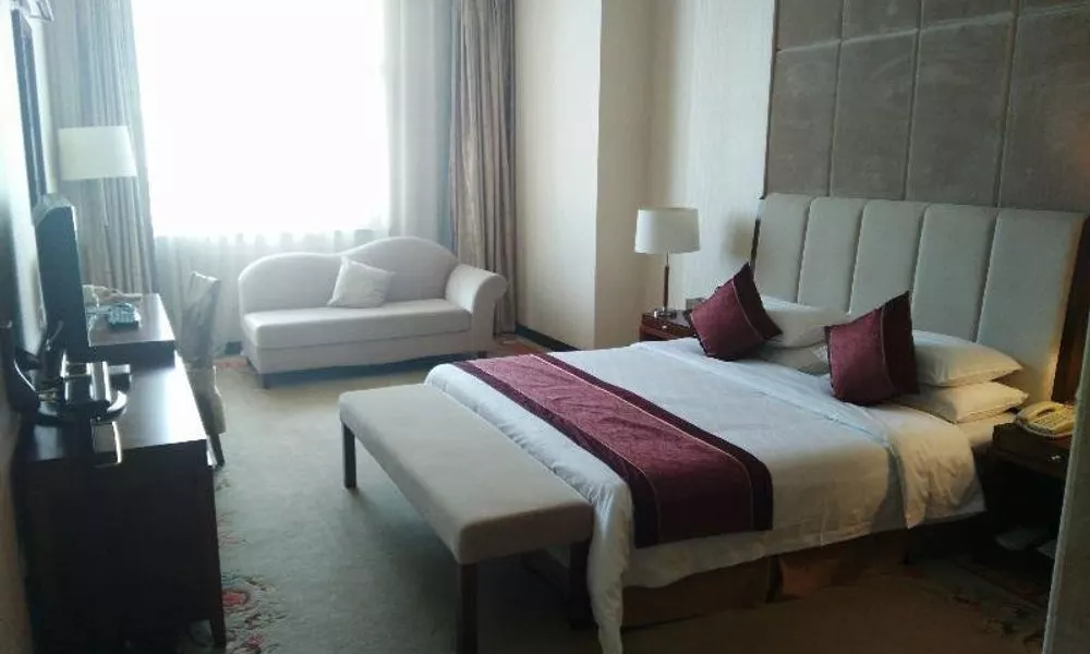 Qingdao GDH Hotel, фото 4