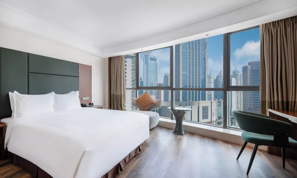 Holiday Inn Qingdao City Center, an IHG Hotel - May 4th Square, фото 4