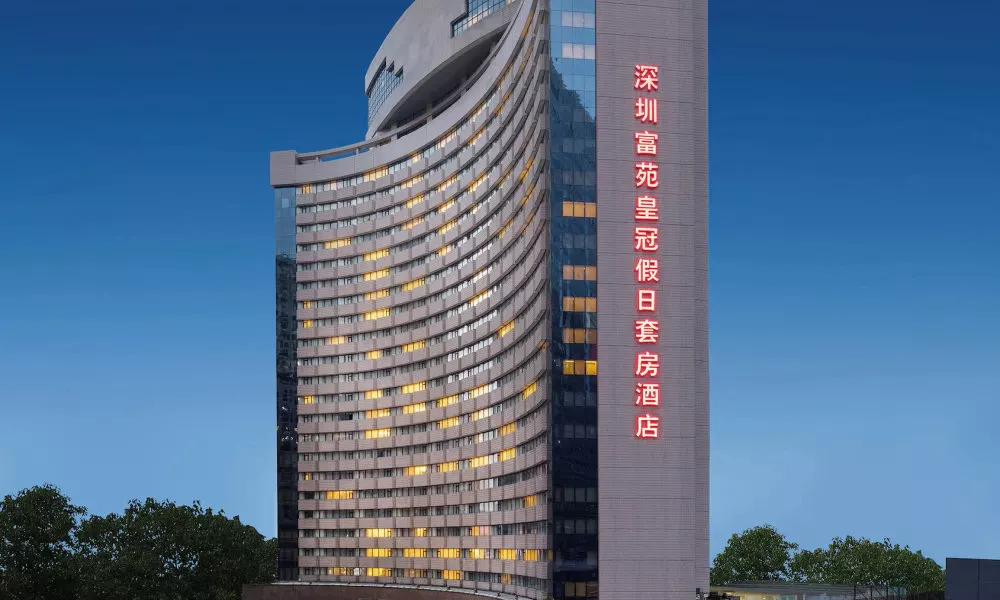Crowne Plaza Hotel & Suites Landmark Shenzhen, an IHG Hotel - Nearby Luohu Border, Indoor heated swi