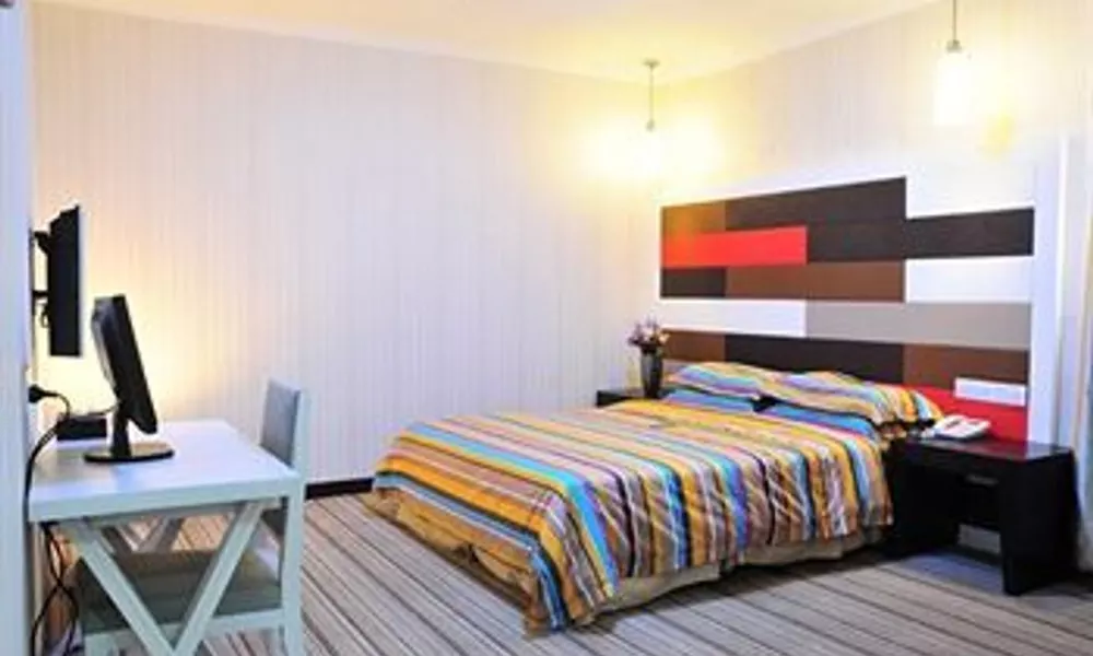 Gorgeous Fad Hotel, фото 2