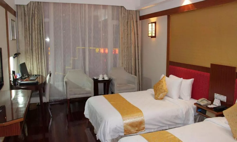 Golden Lustre Hotel, фото 3