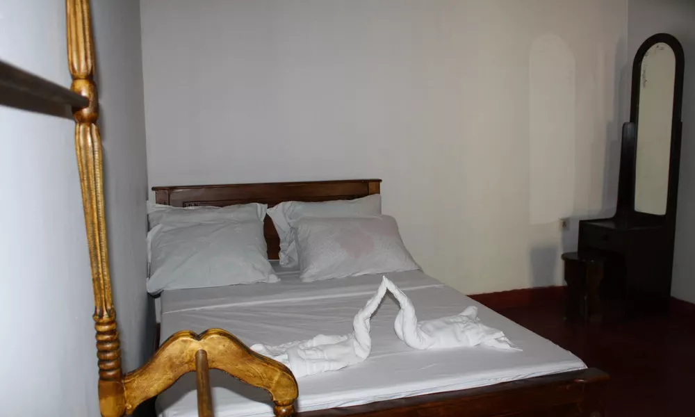 WHITE GUEST, фото 2