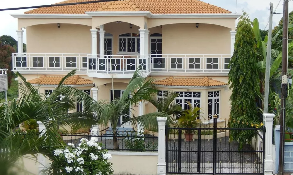 La Mirage Residence Guest house