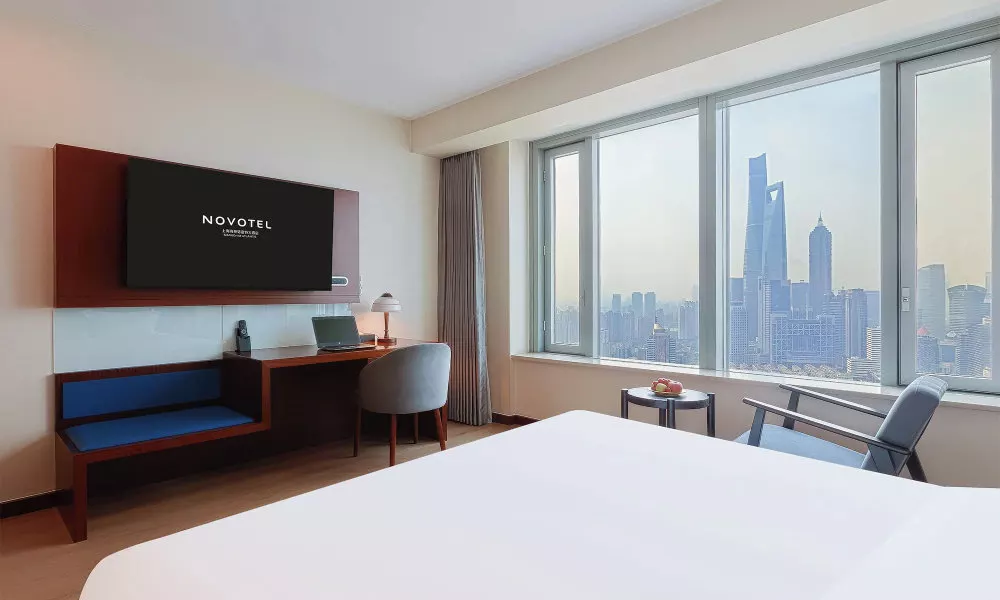 Novotel Atlantis Shanghai - Breakfast in the clouds with river view in the revolving restaurant, фото 2