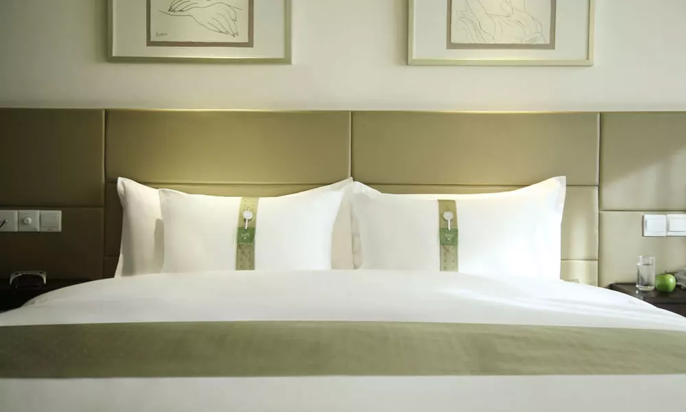 Holiday Inn Central Plaza