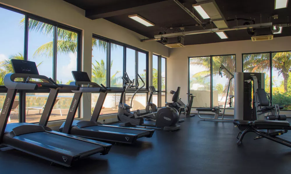 Azuri Apartment with Beach, Pools, Gym, Golf, Shops, Restaurants, Spa, Boat activities, Tennis &Padd