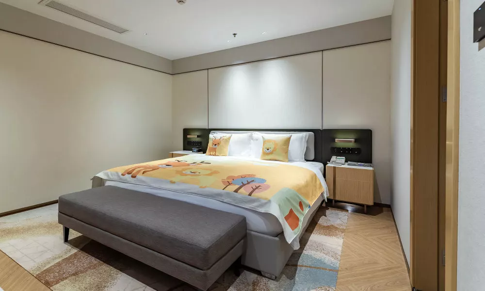 Holiday Inn Chongqing Guanyinqiao by IHG, фото 3