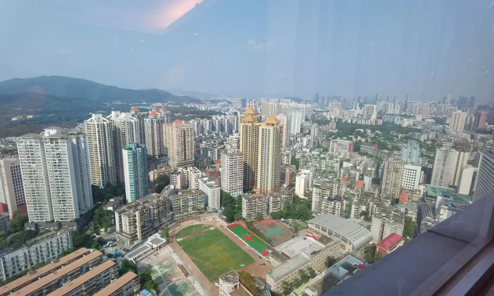Crowne Plaza Guangzhou City Centre, an IHG Hotel - SKYLINE 63 BAR enjoy the Guangzhou city view, фото 3
