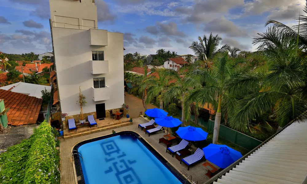St. Lachlan Hotel & Suites