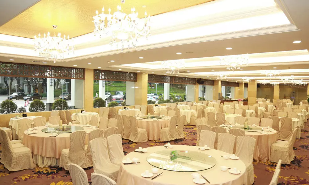 Guangdong Yingbin Hotel-Free Canton Fair Shuttle Bus