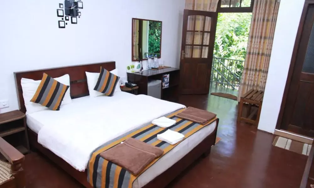 Ella Grand View