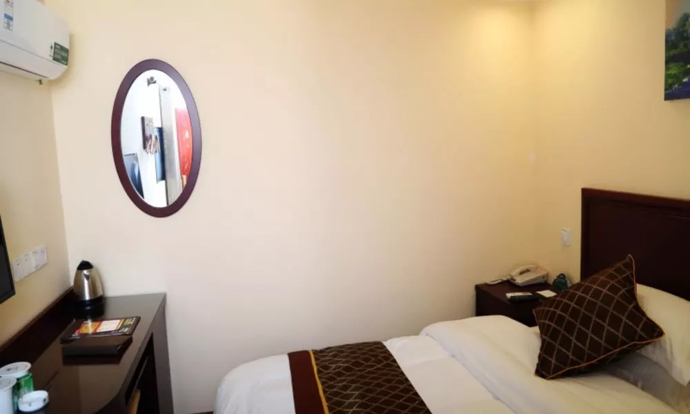 GreenTree Inn Shanghai Pudong Airport Heqing Huanqing Middle Road Express Hotel, фото 2