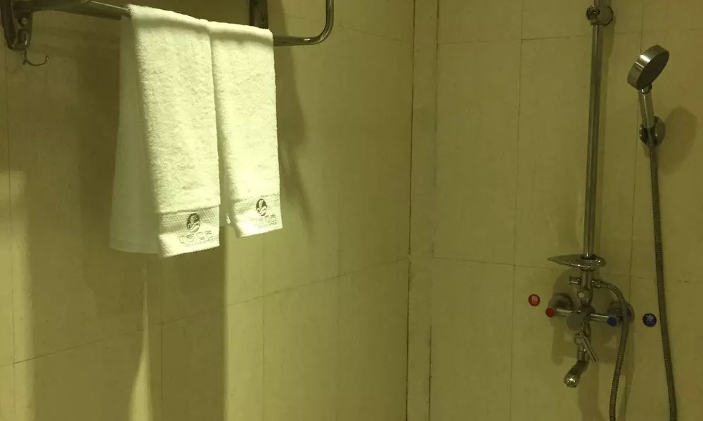 Huangpu Hotel, фото 4