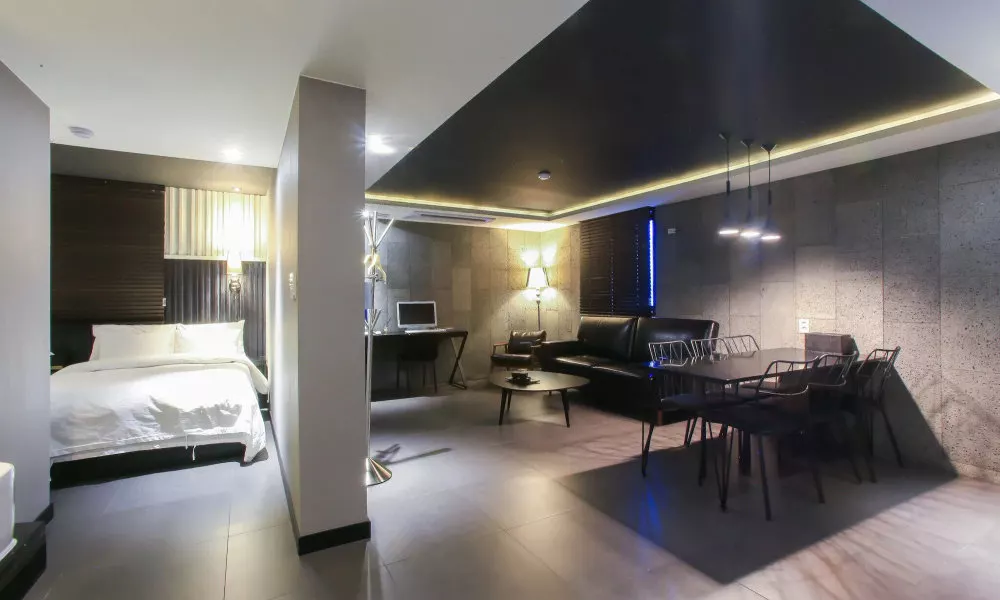 Yeoksam Premier Hotel XYM
