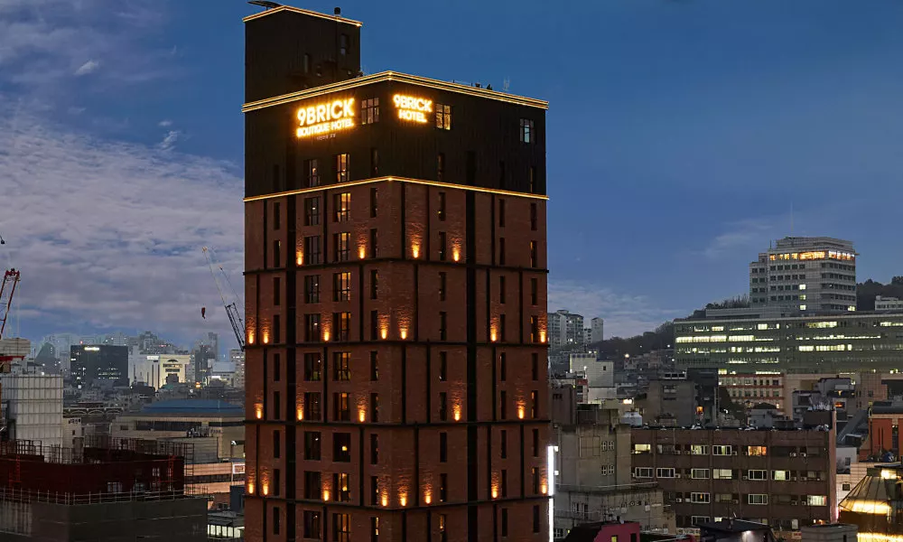 9 Brick Hotel