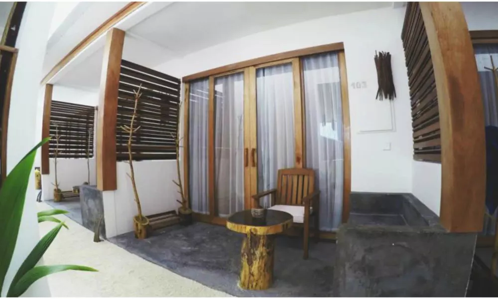 Dhiffushi White Sand Beach Hotel, фото 3