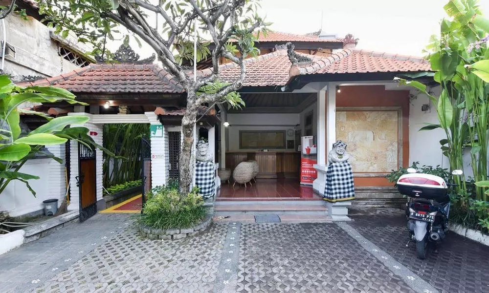 RedDoorz near Tanjung Benoa Beach