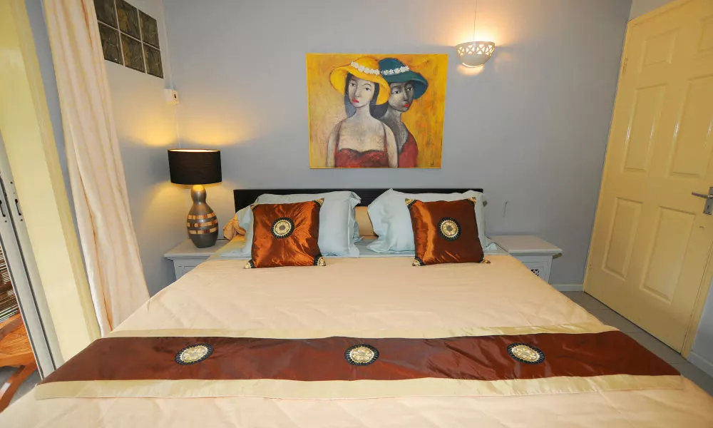 LES Condos in Beautiful Complex With Pool, Near the Beach, фото 3