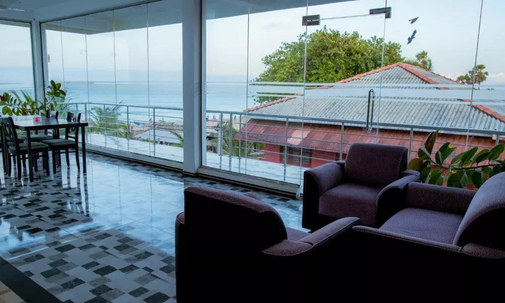 Liyonaa Beach Hotel, фото 5