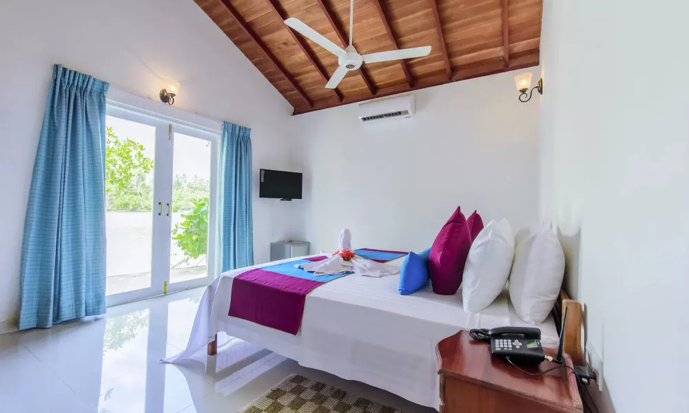 VAAYA Beach Hotel, фото 2