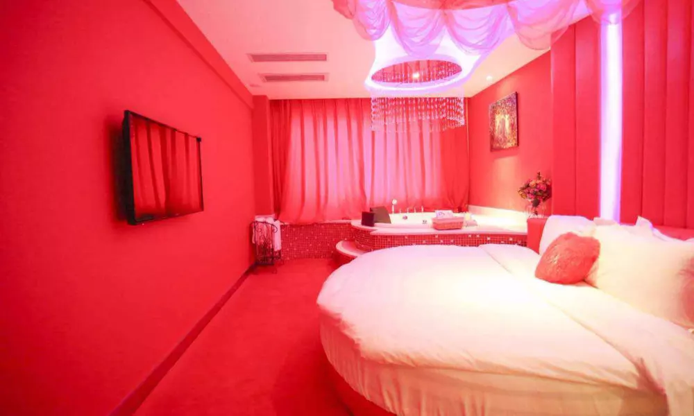 Tianelian Lovers Theme Hotel Sanya, фото 4
