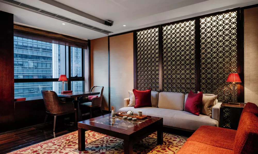 Regent Chongqing - Complimentary 1st round mini bar daily, фото 3