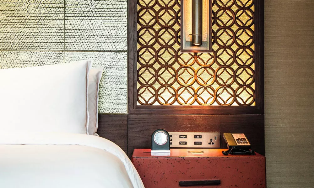 Regent Chongqing - Complimentary 1st round mini bar daily, фото 2