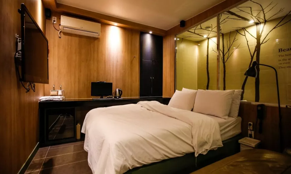 Hotel Story