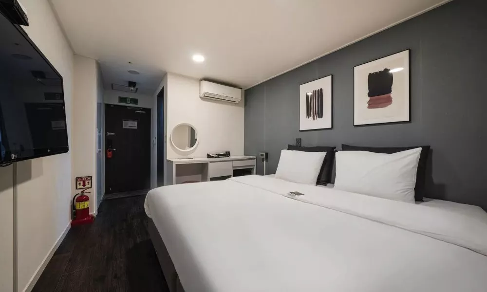 Myeongdong Young Inn Hotel