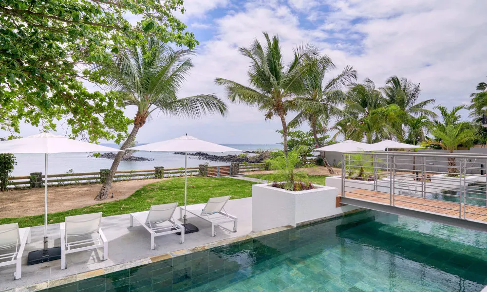Les Estivales Beachfront Suites & Penthouses with LOV
