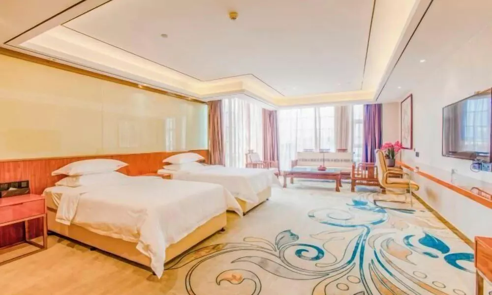 Zhongbo Art Hotel (Hualin Temple Subway Station Store, Shangxiajiu Commercial Pedestrian Street)