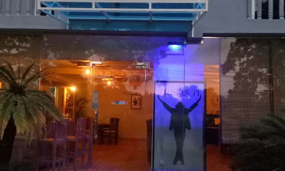 This Is It Airport Hotel and Restaurant