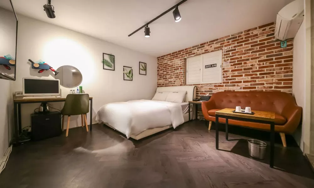 Cheonho Hotel June