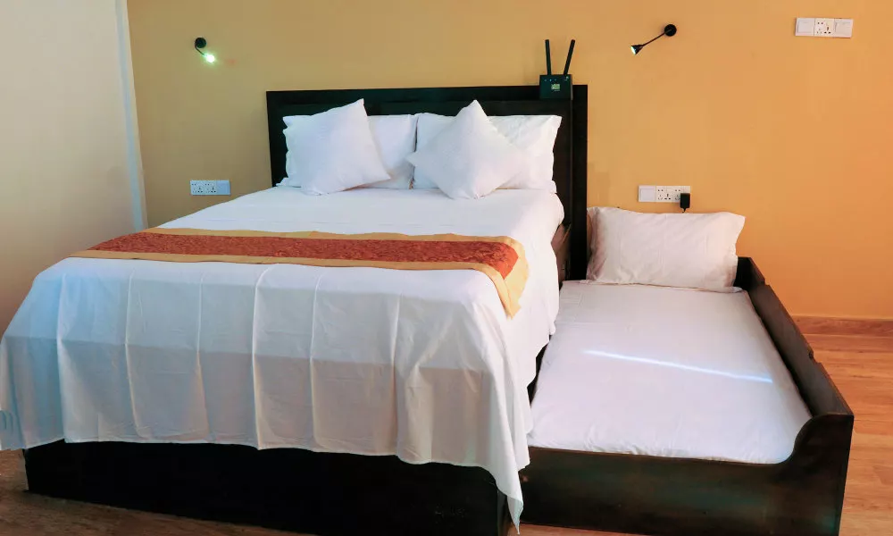 Woody Crest Hotel, фото 2
