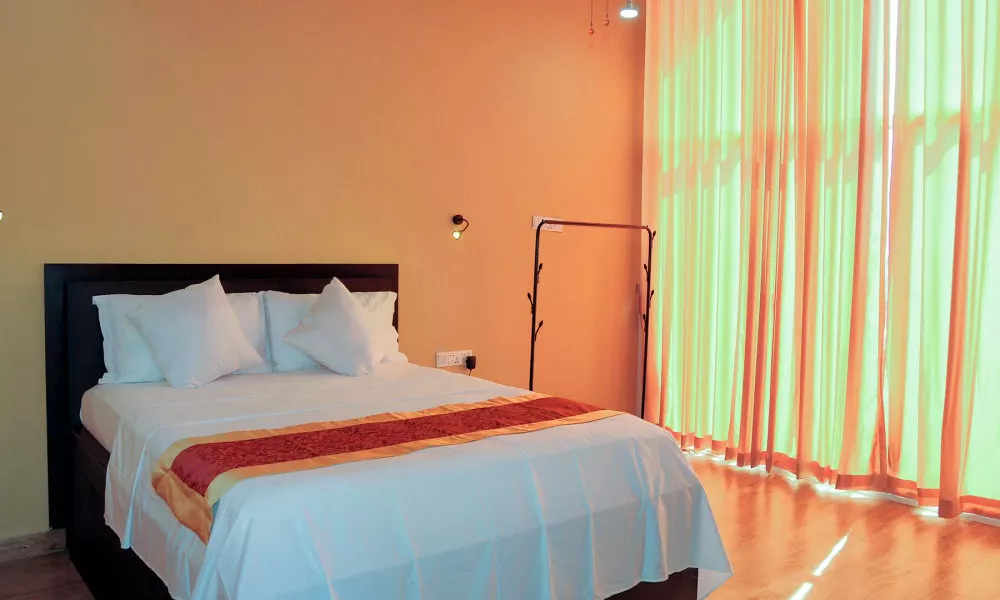 Woody Crest Hotel