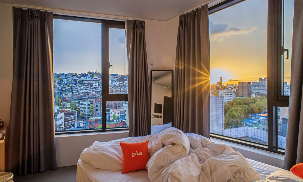 glue Hotel