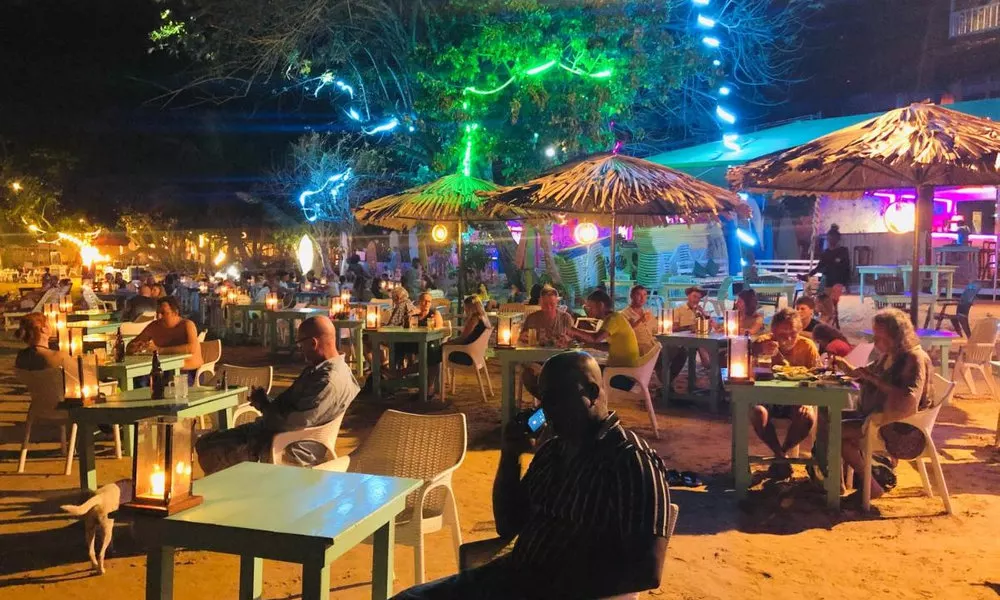 Surf Bar Mirissa, фото 2