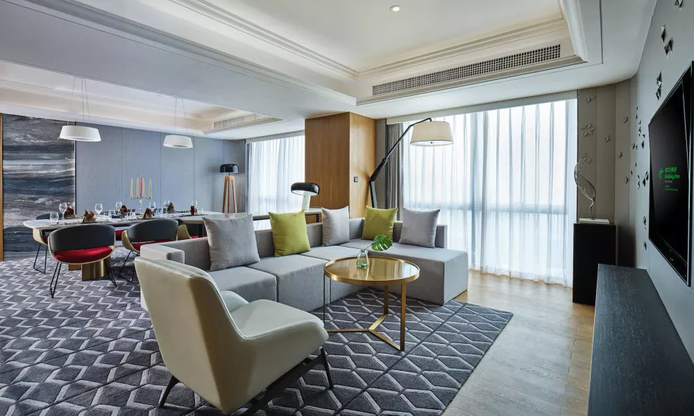 Holiday Inn Guangzhou South Lake by IHG, фото 2