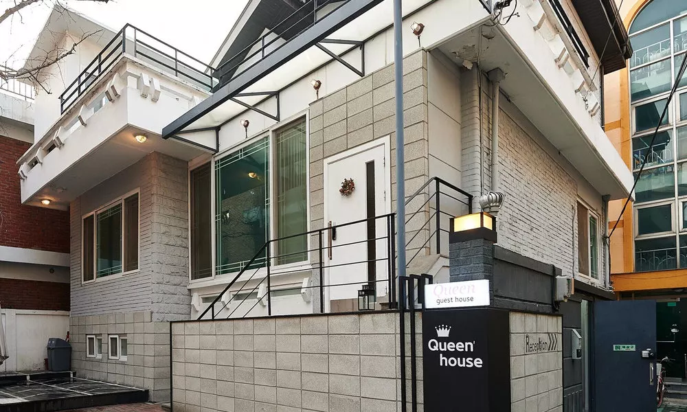 Queen House Hongdae