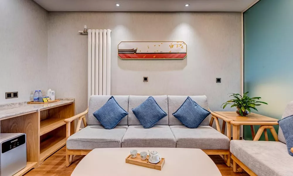 Happy Dragon Saga Hotel with Garden Terrace -In the city center with big window and fluent English s, фото 4