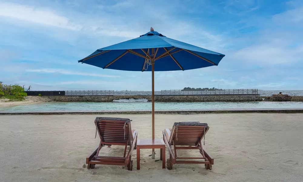 Hulhule Island Hotel- Private Beach Access & Airport Pick-up and Drop, фото 5