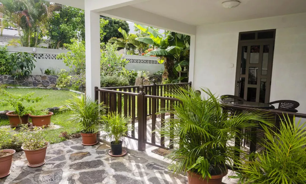 R&G Justlikehome Apartment 1 with blue sofa set and Apartment 2 with Garden View with brown sofa set, фото 5