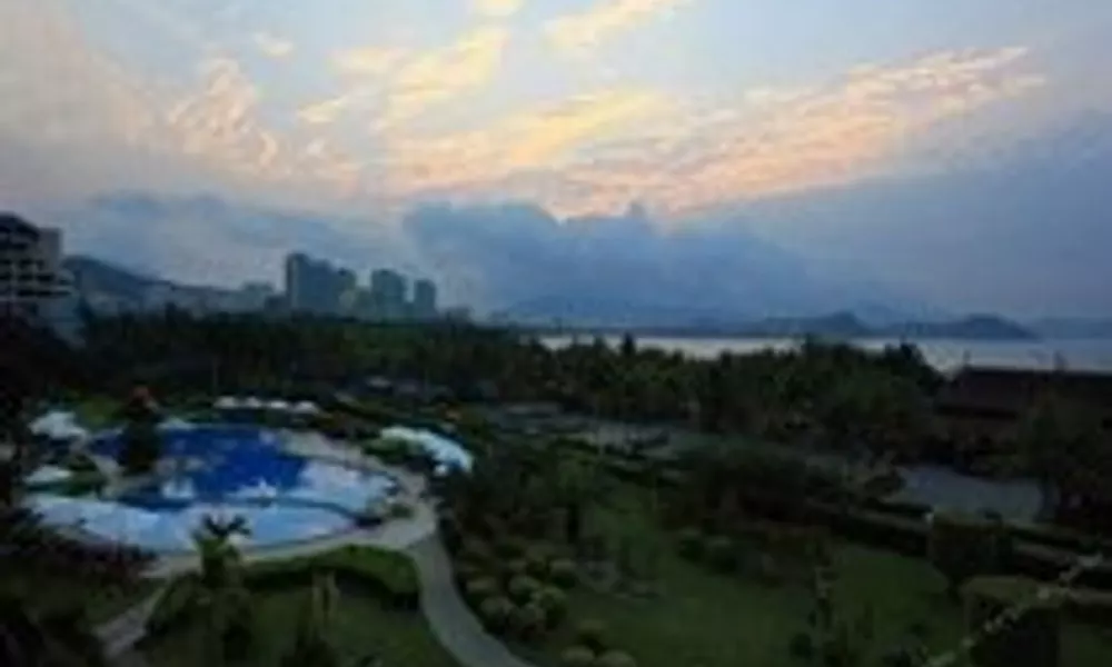 Landscape Beach Hotel Sanya, фото 2