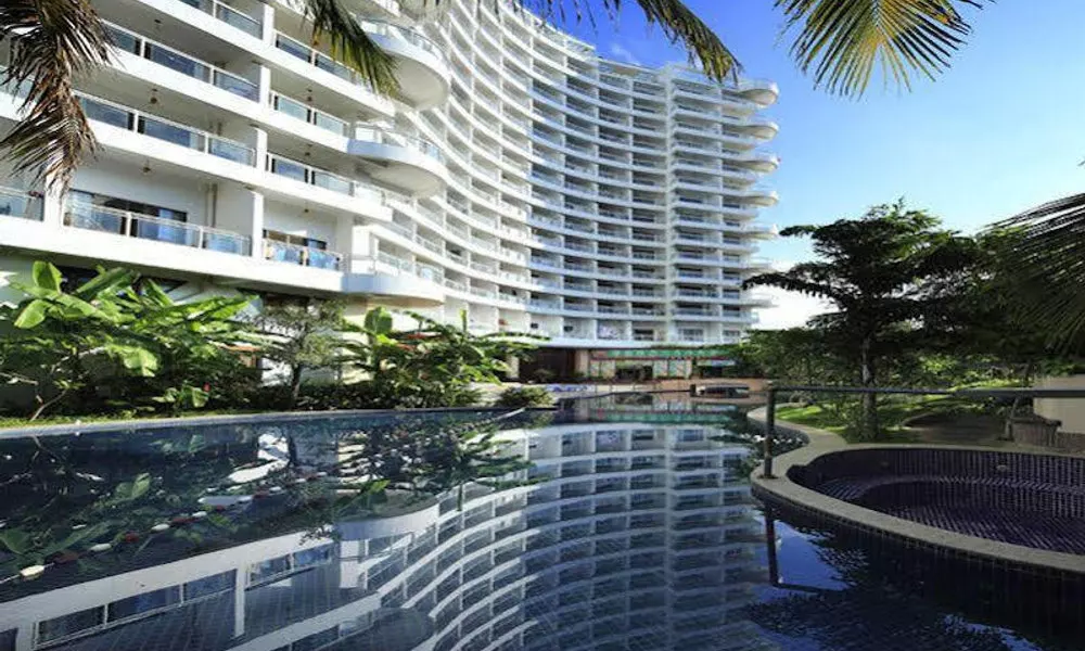 February Sea Seaview Hotel